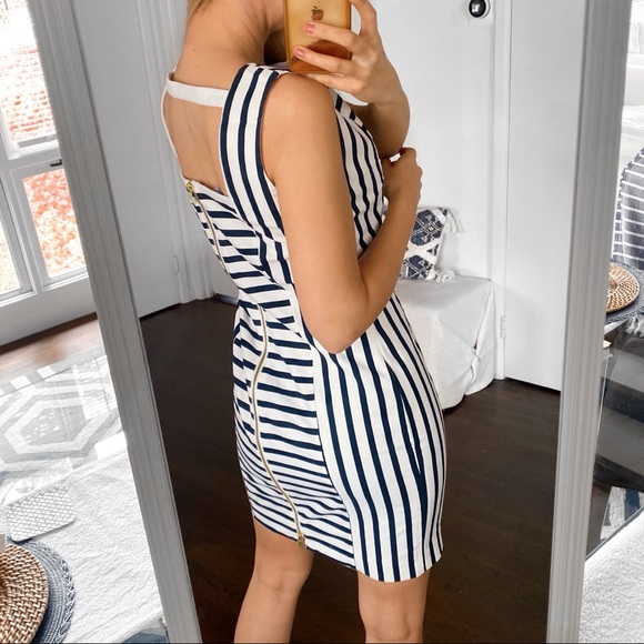 🐚 HM NAVY WHITE STRIPE DRESS! - Picture 3 of 12